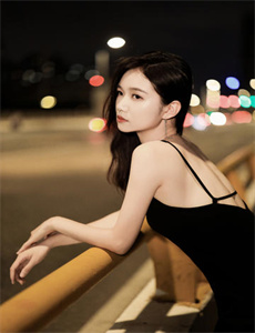 《十八岁少女破处全过程-在线偷拍视频精品视频》