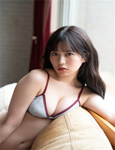 《偷拍女厕撒尿全过程 视频-啊就是那里快嗯别停》